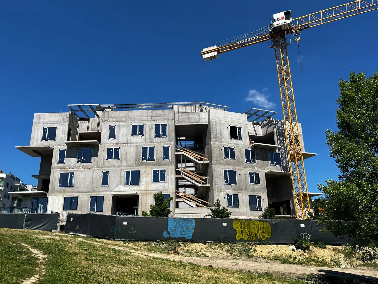 Osadené okná rezidencie Medici